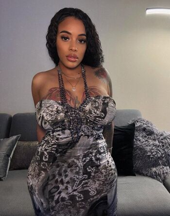 Full leaked Whouluvluv private onlyfans photo