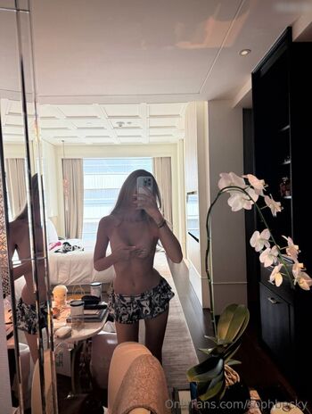 Full leaked Xopha private onlyfans photo