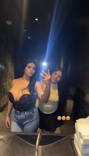 Xyanely222