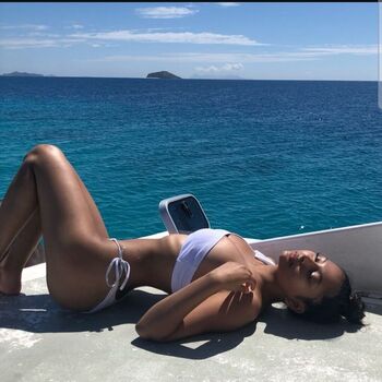 Full leaked Zaina sarah private onlyfans photo